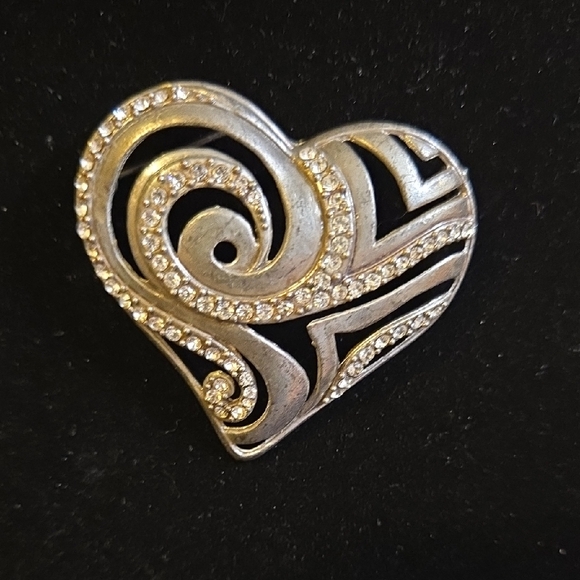 Chico's Jewelry - Chico's 2008 Silvertone Heart Brooch